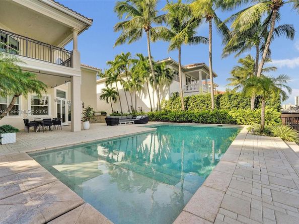1575 Windjammer Way, Hollywood FL 33019