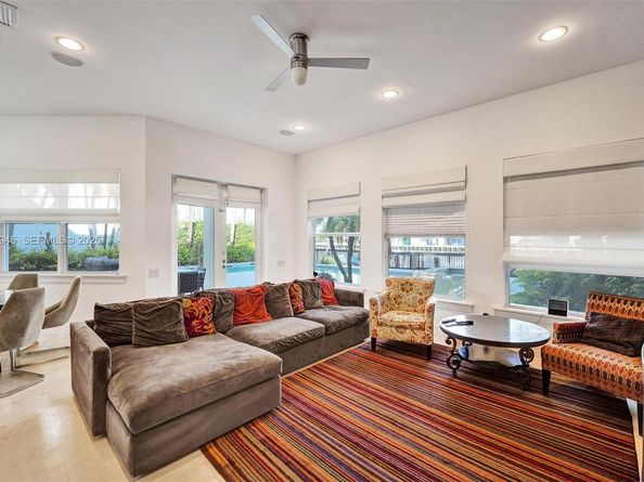 1575 Windjammer Way, Hollywood FL 33019