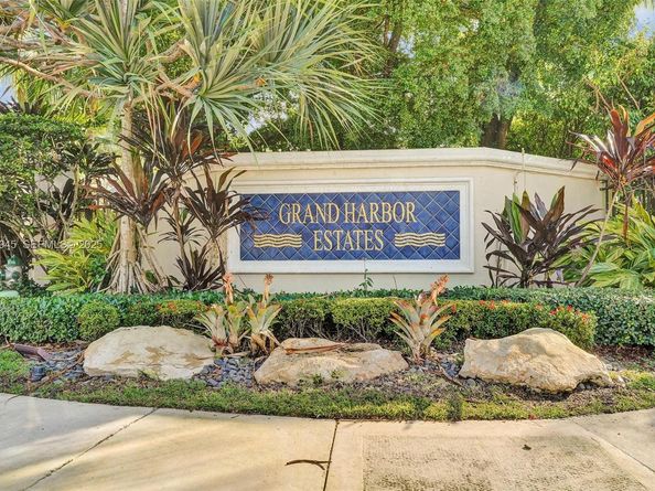 1575 Windjammer Way, Hollywood FL 33019