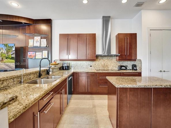 1575 Windjammer Way, Hollywood FL 33019