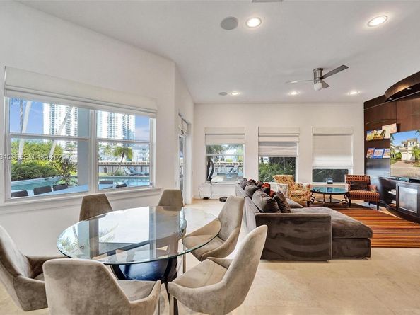 1575 Windjammer Way, Hollywood FL 33019