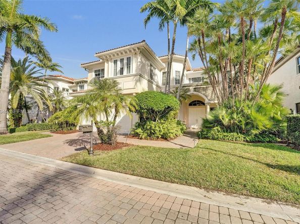 1575 Windjammer Way, Hollywood FL 33019