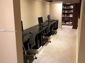 19900 E Country Club Dr 318, Aventura FL 33180