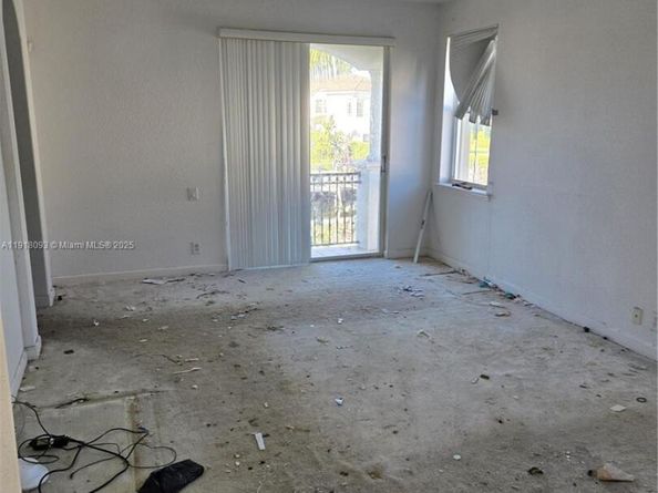 933 N Harbor Vw N, Hollywood FL 33019