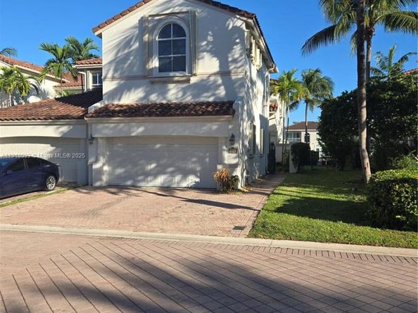 933 N Harbor Vw N, Hollywood FL 33019