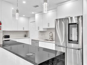 560 N Perviz Ave, Opa-Locka FL 33054