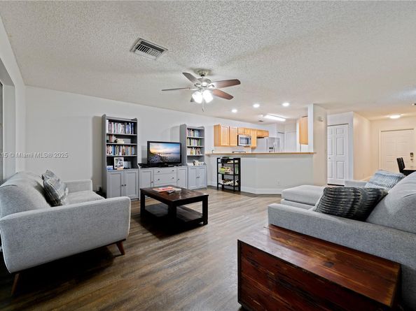 123 Wooden Mill Ter, Jupiter FL 33458