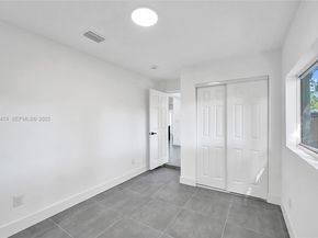 680 SW 29th Ter, Fort Lauderdale FL 33312