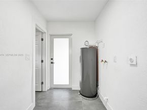 680 SW 29th Ter, Fort Lauderdale FL 33312