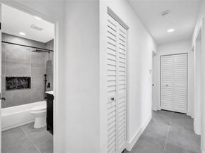 680 SW 29th Ter, Fort Lauderdale FL 33312