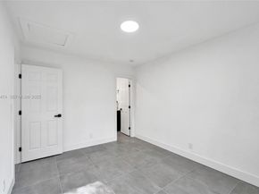 680 SW 29th Ter, Fort Lauderdale FL 33312