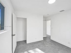 680 SW 29th Ter, Fort Lauderdale FL 33312