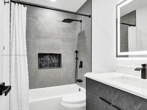 680 SW 29th Ter, Fort Lauderdale FL 33312