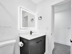 680 SW 29th Ter, Fort Lauderdale FL 33312