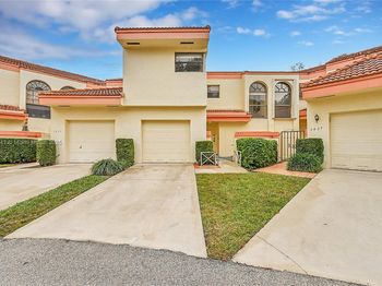 3435 Laurel Oaks Ln