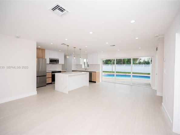 7928 Miramar Blvd, Miramar FL 33023