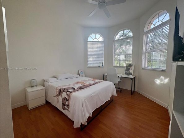 7943 NW 111th Ct, Doral FL 33178