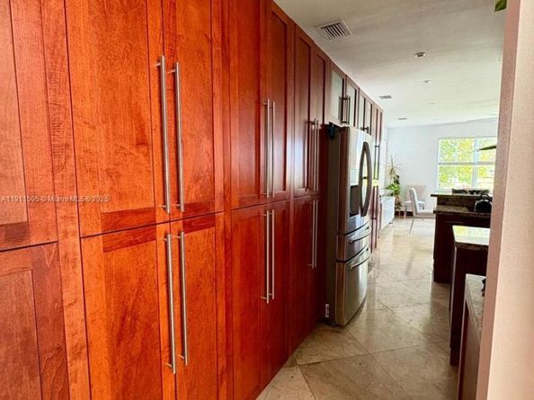 7943 NW 111th Ct, Doral FL 33178