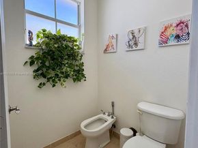 7943 NW 111th Ct, Doral FL 33178