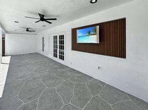 2101 N 56th Ave, Hollywood FL 33021