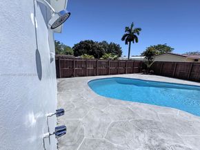2101 N 56th Ave, Hollywood FL 33021