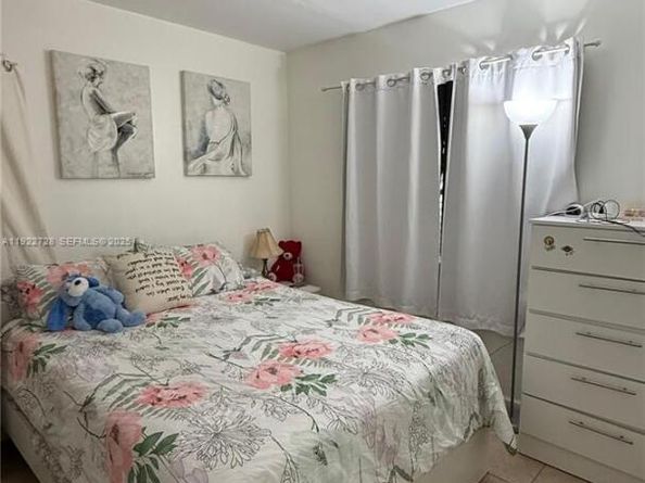 Undisclosed Address #A11922728, Boca Raton FL 33433