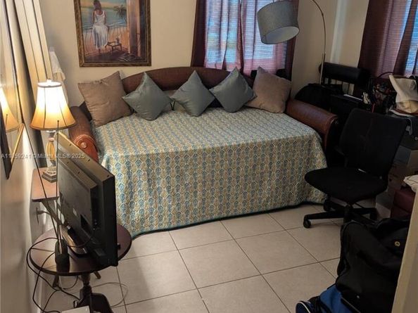4720 NW 179th St, Miami Gardens FL 33055