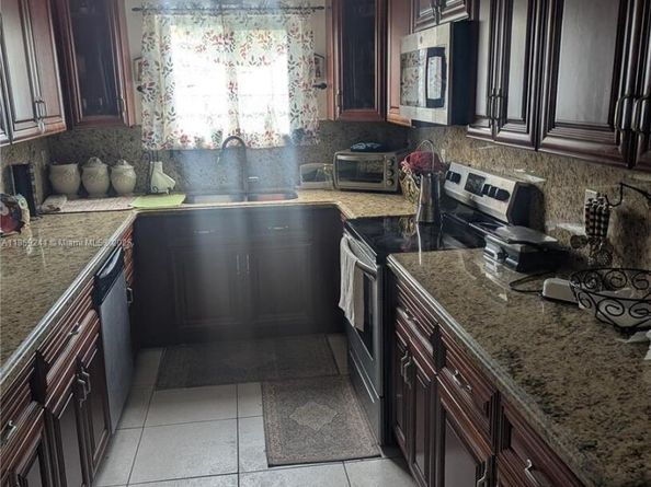 4720 NW 179th St, Miami Gardens FL 33055