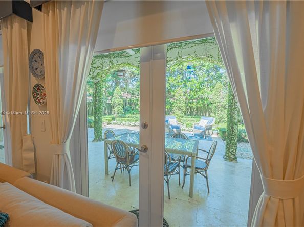 5815 SW 27th St, Miami FL 33155