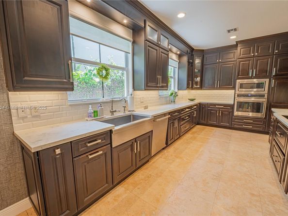 5815 SW 27th St, Miami FL 33155