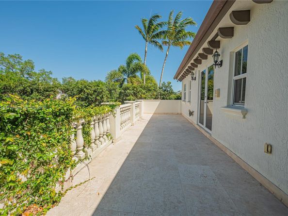 5815 SW 27th St, Miami FL 33155
