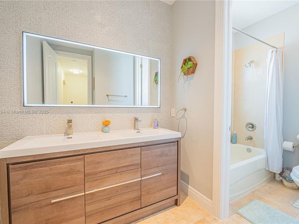 5815 SW 27th St, Miami FL 33155
