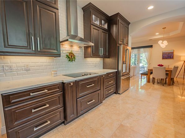 5815 SW 27th St, Miami FL 33155