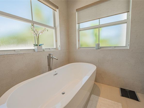 5815 SW 27th St, Miami FL 33155