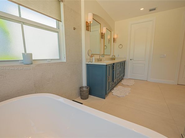 5815 SW 27th St, Miami FL 33155