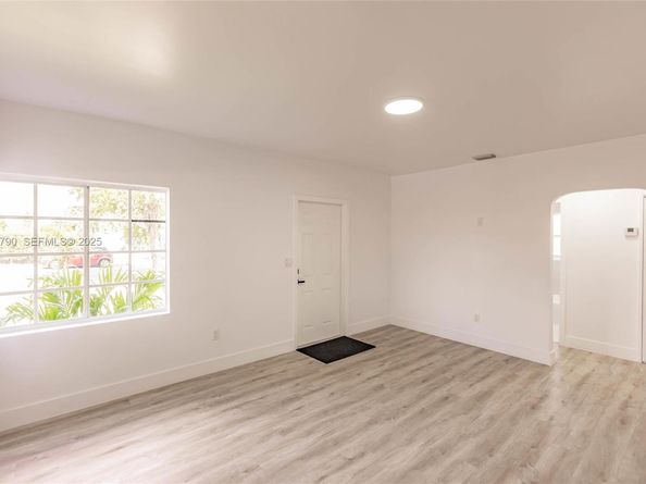 3180 NW 2nd St, Miami FL 33125