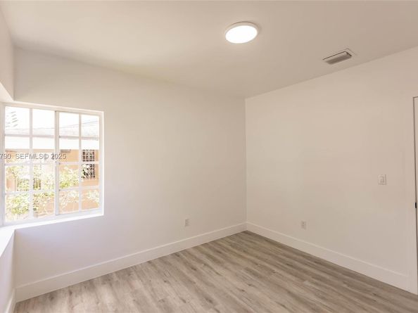 3180 NW 2nd St, Miami FL 33125