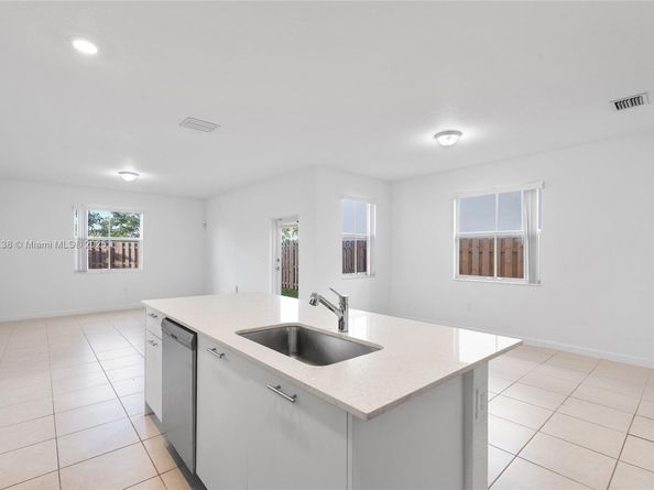 2405 NW 131st Cir, Miami FL 33167