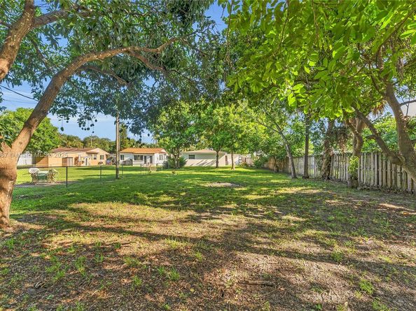 2851 Washington St, Hollywood FL 33020