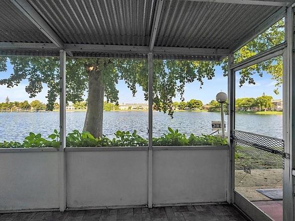 19000 NE 3rd Ct 405, Miami FL 33179