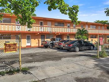 19000 NE 3rd Ct