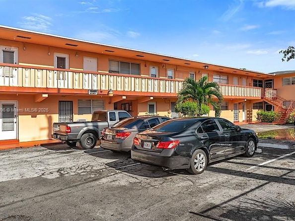 19000 NE 3rd Ct 405, Miami FL 33179