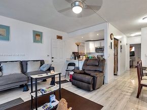 19000 NE 3rd Ct 405, Miami FL 33179