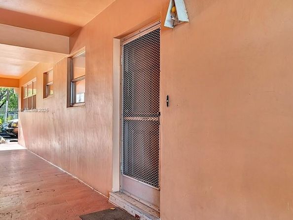 19000 NE 3rd Ct 405, Miami FL 33179