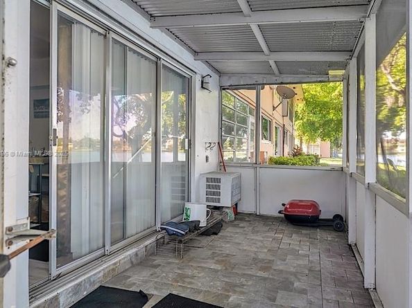 19000 NE 3rd Ct 405, Miami FL 33179