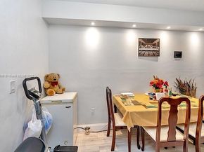 19000 NE 3rd Ct 405, Miami FL 33179