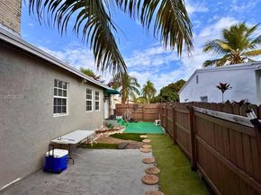 1825 N 24th Ave, Hollywood FL 33020