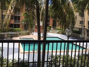 8205 Lake Dr 204, Doral FL 33166