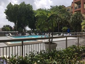 8205 Lake Dr 204, Doral FL 33166