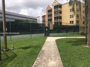 8205 Lake Dr 204, Doral FL 33166